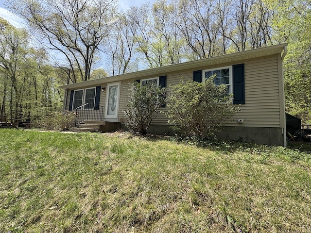 161 Old New London Rd, Salem, CT 06420 - manufactured / mobile home with a front lawn