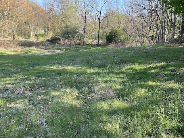 19 Laporte Dr, Norwich, CT 06360