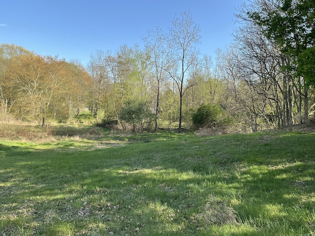 19 Laporte Dr, Norwich, CT 06360