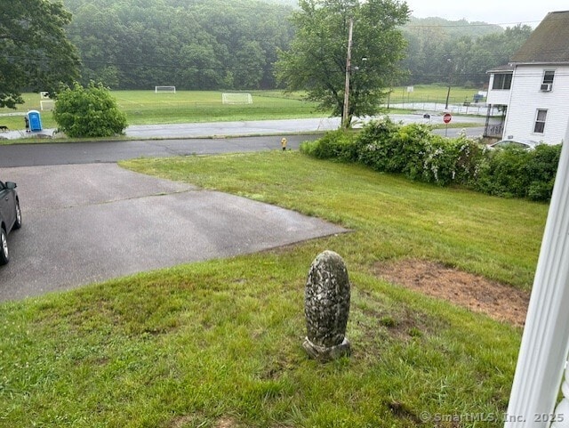 80 Colony St, Ansonia, CT 06401 - view of green lawn