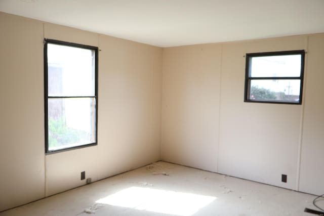 325 Kelly Rd Unit Vt44, Vernon, CT 06066 - spare room featuring plenty of natural light