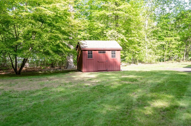 45 Wolf Pit Rd, Southbury, CT 06488 - view of green lawn featuring a wooded view
