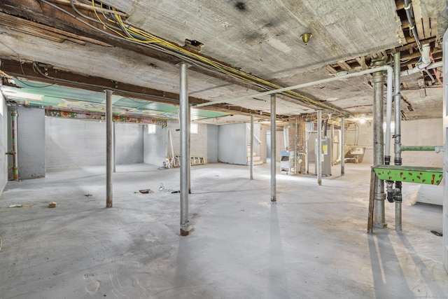 181 Westbourne Pkwy, Hartford, CT 06112 - unfinished below grade area with water heater