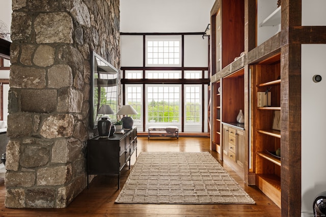 945 Oenoke Rdg, New Canaan, CT 06840 - living area with hardwood / wood-style flooring