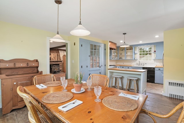 455 E St, Middletown, CT 06457 - dining space with radiator and recessed lighting