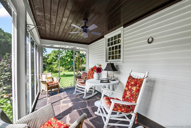 455 E St, Middletown, CT 06457 - sunroom with ceiling fan