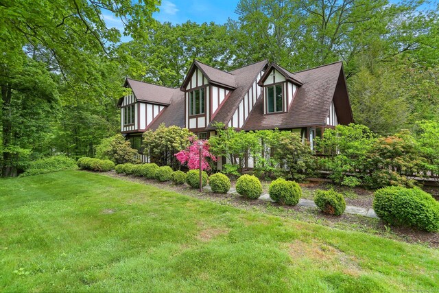 2 Kramer Ln, Weston, CT 06883 - view of side of property with a yard