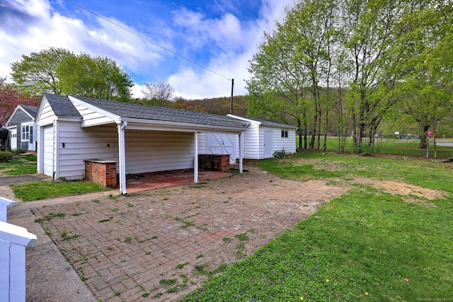 exterior space featuring fence