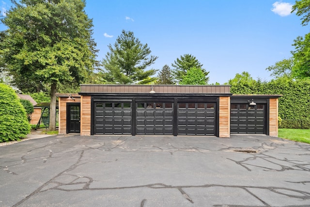 44 Walbridge Rd, West Hartford, CT 06119 - view of detached garage