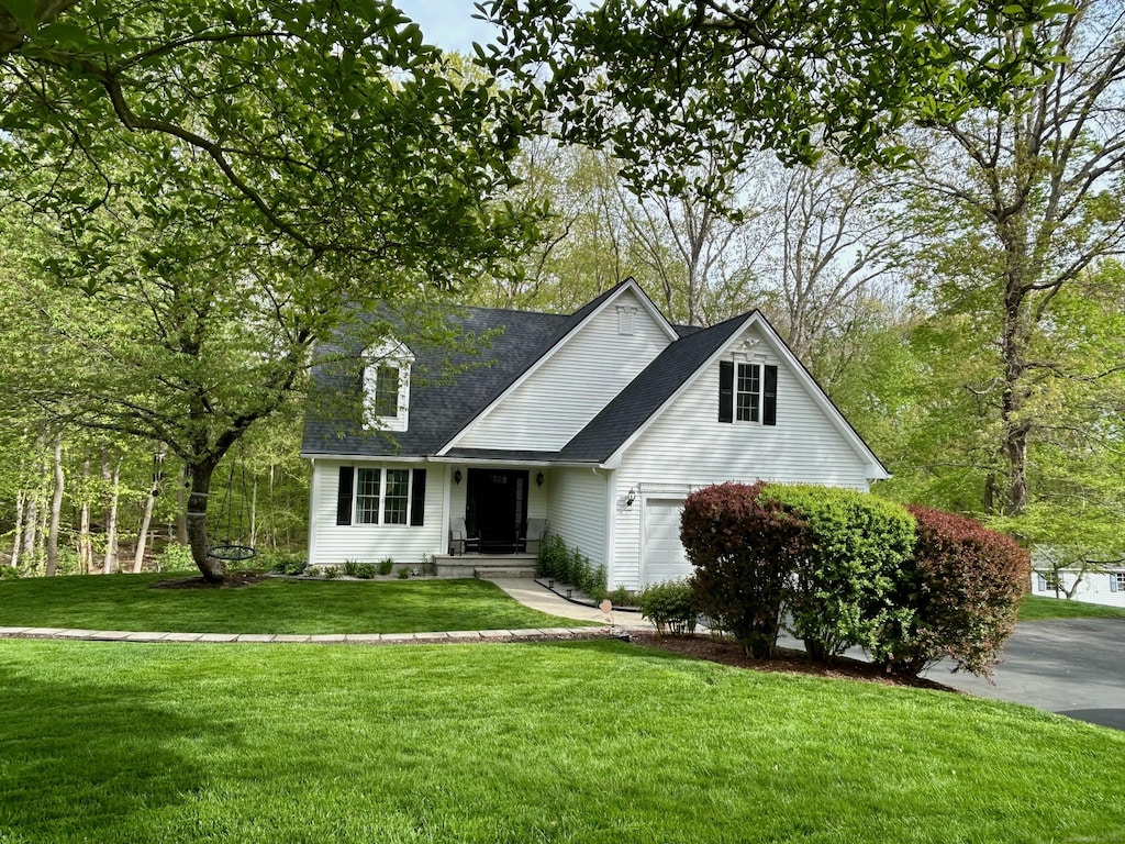 92 Sherwood Ln, Norwich, CT 06360 - photo 1