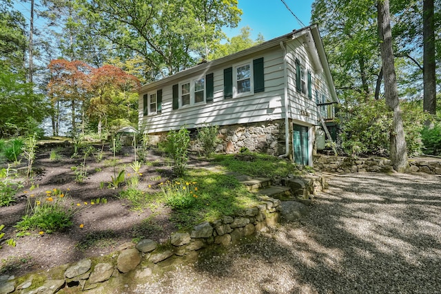 12 Woody Pl, Ridgefield, CT 06877 - view of side of home