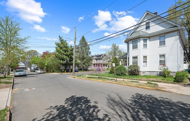 175 Lincoln St, Middletown, CT 06457 - view of road with street lighting, curbs, and sidewalks