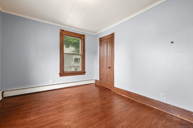 175 Lincoln St, Middletown, CT 06457 - empty room with crown molding, baseboard heating, wood finished floors, and baseboards