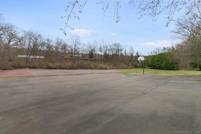 44 Mohawk Trl Unit 44, Guilford, CT 06437 - view of basketball court with community basketball court