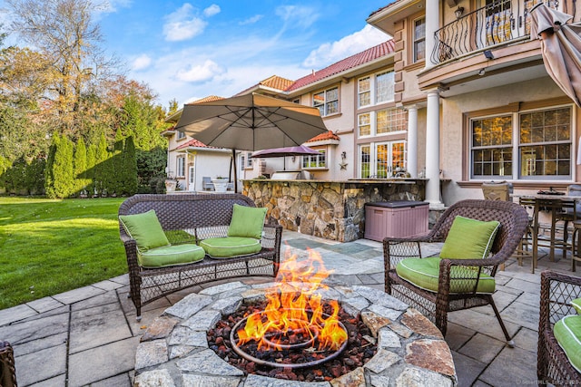 79 Comstock Hill Ave, Norwalk, CT 06850 - view of patio featuring an outdoor fire pit and a balcony