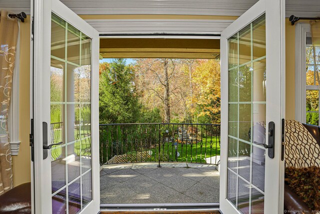 79 Comstock Hill Ave, Norwalk, CT 06850 - view of entryway