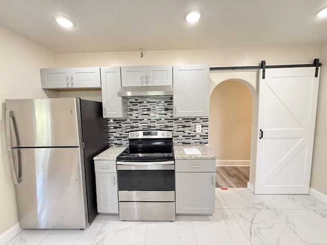 815 Alling Rd, Orange, CT 06477 - kitchen featuring stainless steel appliances, under cabinet range hood, baseboards, light marble finish flooring, and recessed lighting