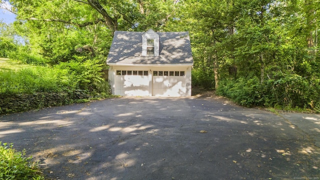 516 Savin Ave, West Haven, CT 06516 - view of detached garage