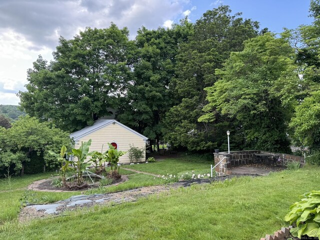 135 Lambert Ave, Meriden, CT 06451 - view of grassy yard