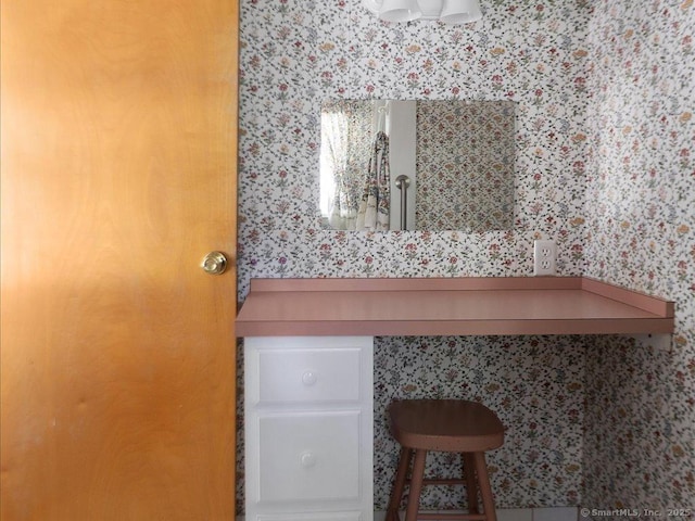 23 Pine Woods Rd, North Stonington, CT 06359 - bathroom with wallpapered walls