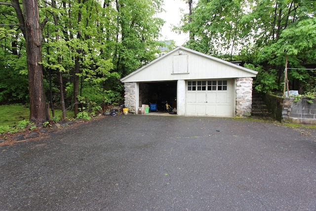view of detached garage