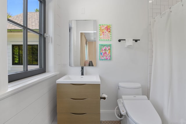 168 Proprietors Xing, New Canaan, CT 06840 - full bath with vanity, toilet, baseboards, and curtained shower