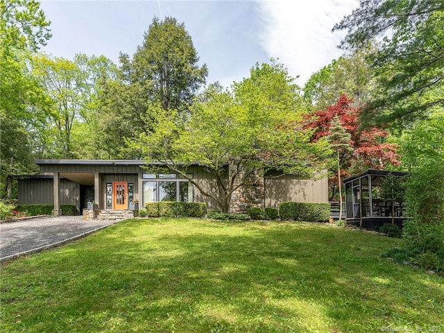 95 Shinar Mountain Rd, Washington, CT 06794 - view of front of property featuring aphalt driveway, stone siding, and a front yard