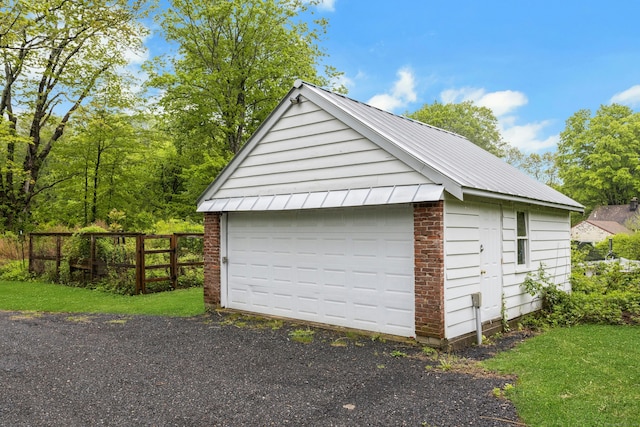 4 Aunt Park Ln, Newtown, CT 06470 - detached garage featuring fence
