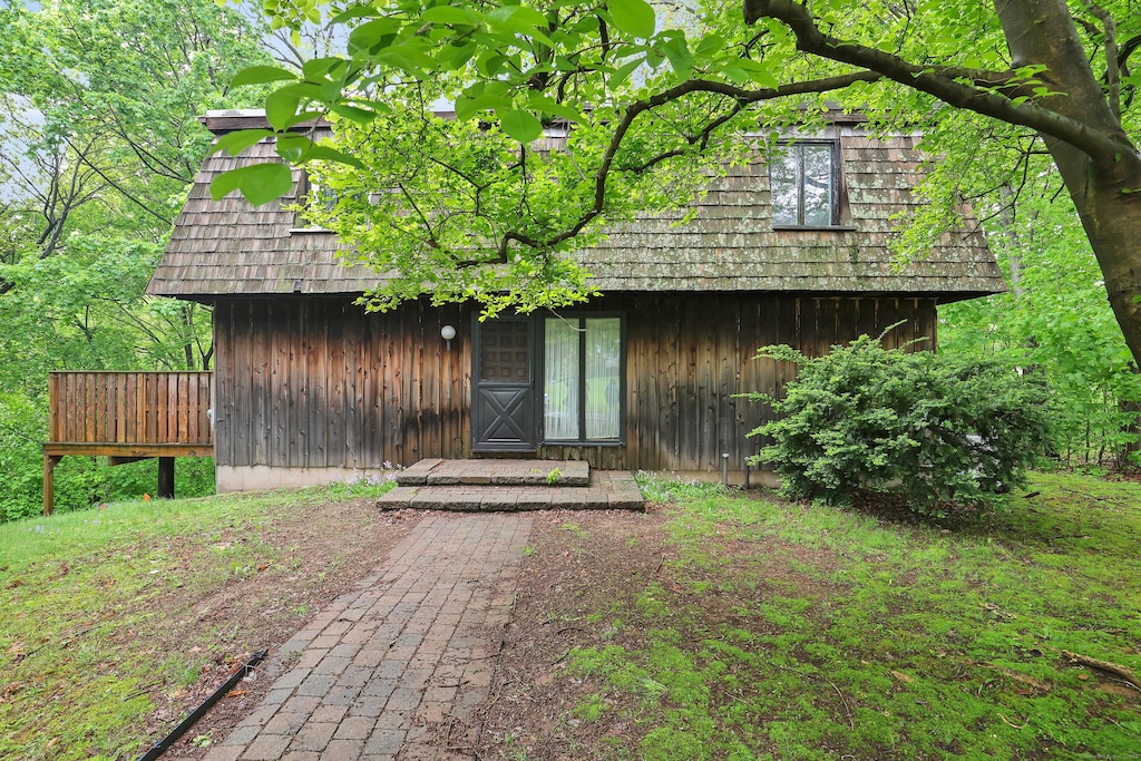 17 Adorno Dr, Portland, CT 06480 - view of outbuilding