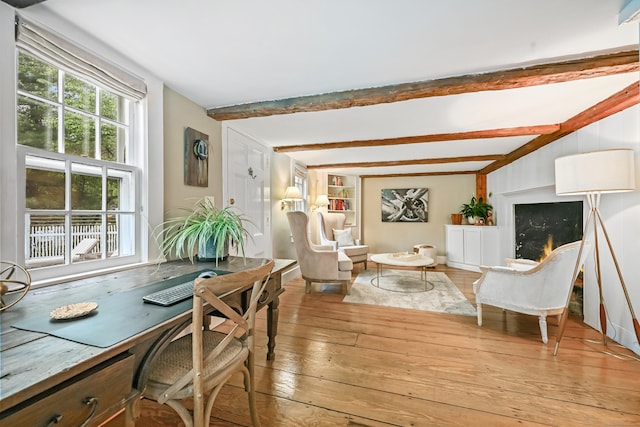 living area with light wood-type flooring
