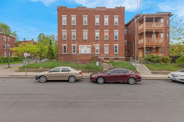 143 Putnam St, Hartford, CT 06106 - view of building exterior with stairs