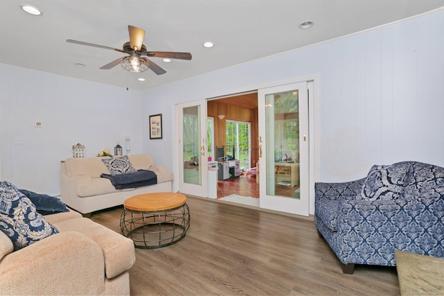 living room with wood finished floors, recessed lighting, and ceiling fan
