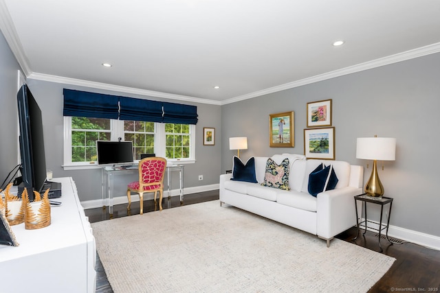 38 Heritage Hill Rd Unit 38, New Canaan, CT 06840 - living room with baseboards, wood finished floors, ornamental molding, and recessed lighting