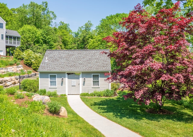 view of community featuring a yard