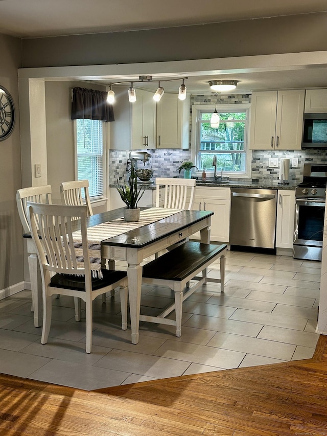 140 Clintonville Rd, North Haven, CT 06473 - view of dining space