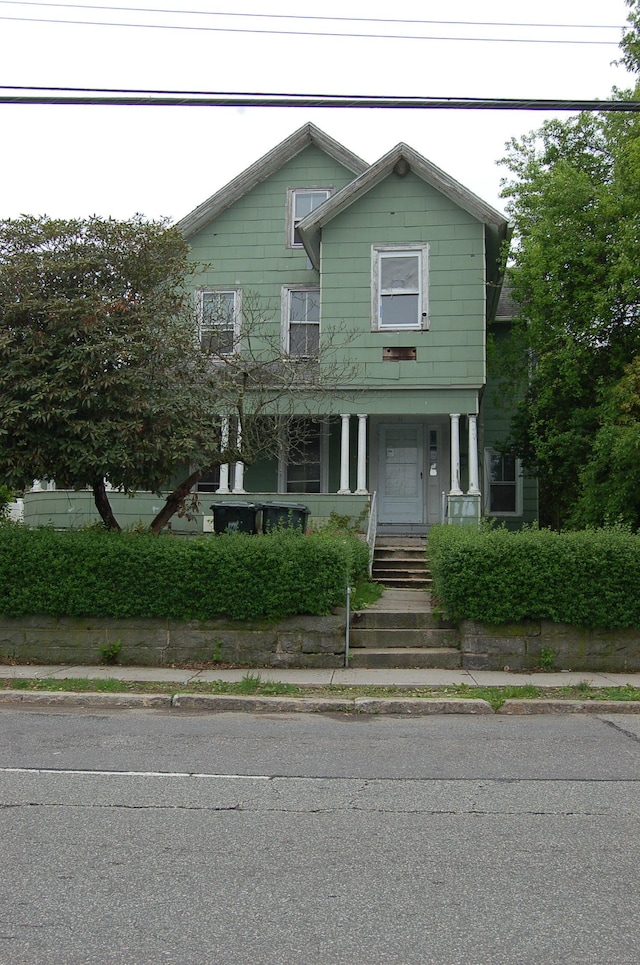 26 Jefferson Ave, New London, CT 06320 - view of front of home with a porch