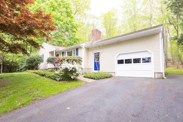 138 White Birch Dr, Guilford, CT 06437 - single story home with an attached garage, a chimney, driveway, and a front lawn