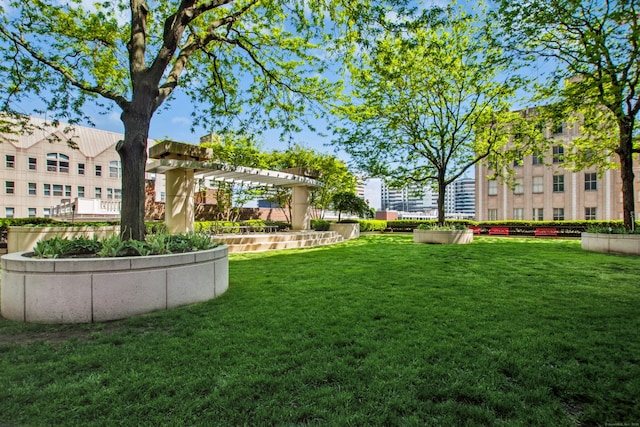 127 Greyrock Pl Unit 502, Stamford, CT 06901 - view of green lawn
