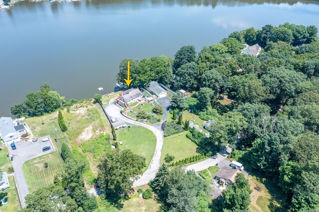 44 Laurel Point Dr, Montville, CT 06370 - aerial view of property and surrounding area with a large body of water