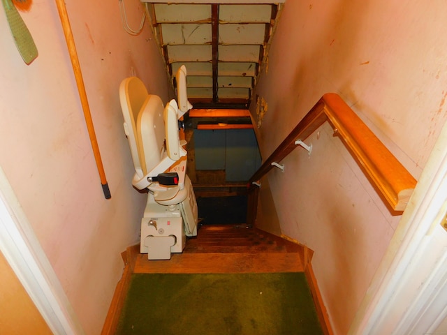 29 Barholm Ave, Stamford, CT 06907 - view of staircase