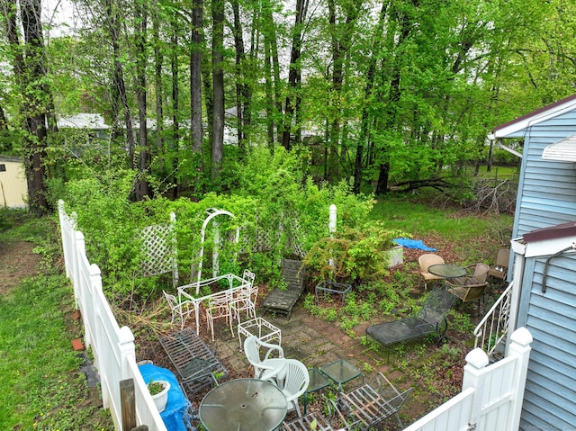 view of yard with a patio area