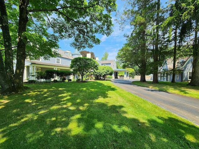 27 Country Club Rd, Ridgefield, CT 06877 - view of front of home featuring a front lawn