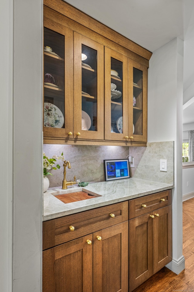 12 Rob Rider Rd, Redding, CT 06896 - bar with a sink, backsplash, and dark wood-style flooring