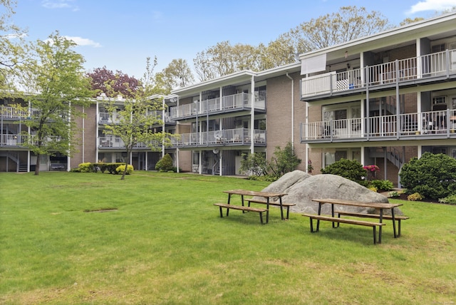 281 Gardner Ave Unit G5, New London, CT 06320 - view of home's community featuring a lawn