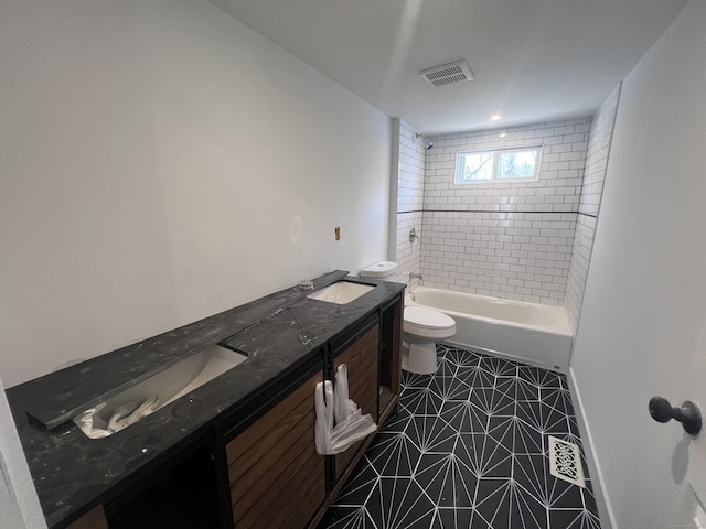 28 Crescent Park Rd, Westport, CT 06880 - bathroom featuring toilet, double vanity, and shower / tub combination