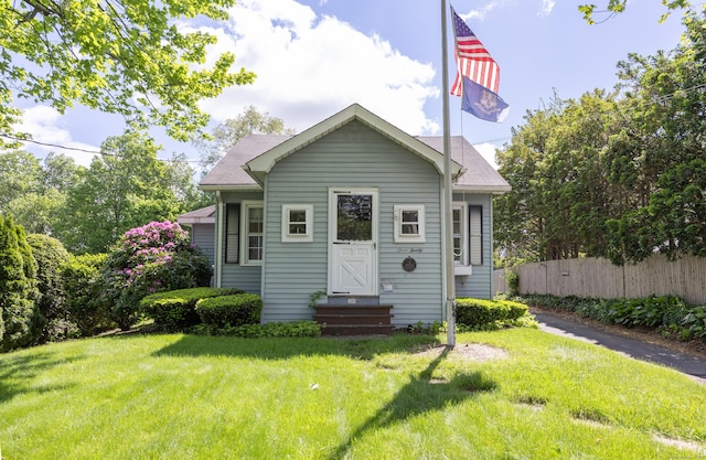 320 Highland Ave, Cheshire, CT 06410 - bungalow-style home featuring entry steps