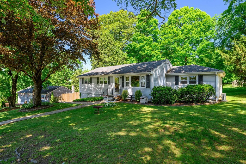 17 Castle Hill Dr, Bethel, CT 06801 - photo 1