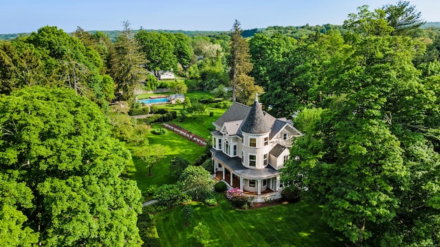 13 Sugar St, Newtown, CT 06470 - aerial view of property and surrounding area featuring a heavily wooded area
