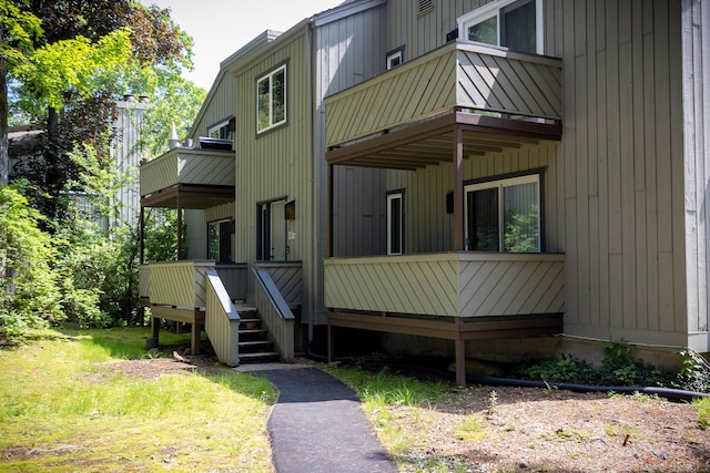 11 Byrne Ct Unit C2, Farmington, CT 06032 - view of front of home with a balcony