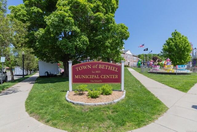 21 Bethpage Dr, Bethel, CT 06801 - community / neighborhood sign with a yard